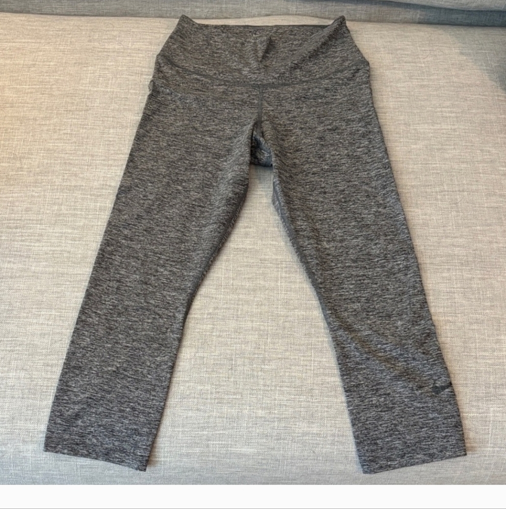 Nike🩷Dri-Fit Crop Leggings/Athletic